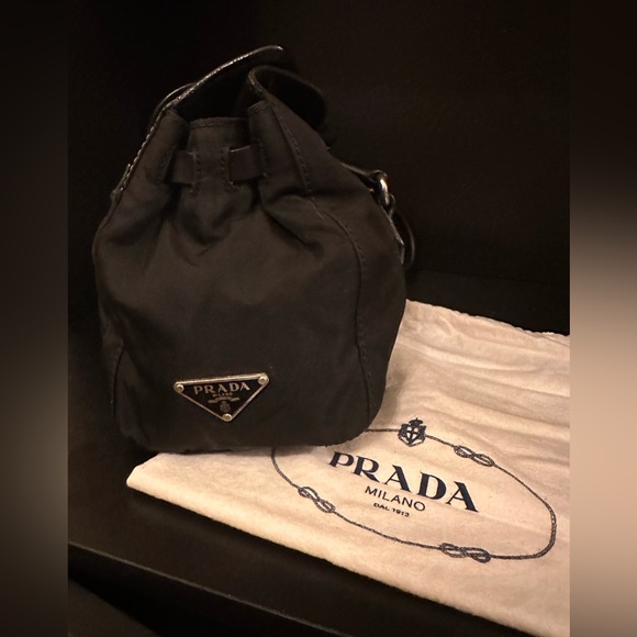 ✨PRADA Vitello Daino Nylon & Leather Bag - Picture 5 of 11